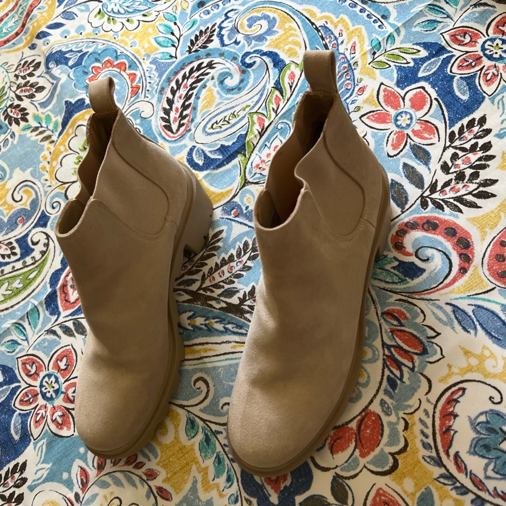 Steve Madden Howler Boot.